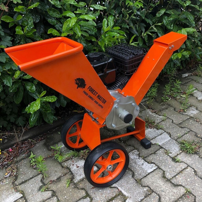 Forest Master FM6DD Benzin-Häcksler 208cm³ 6PS - Leistungsstarker Gartenhäcksler für effiziente Grünabfälle Forest Master FM6DD Benzin-Häcksler 208cm³ 6PS - Leistungsstarker Gartenhäcksler für effiziente Grünabfälle