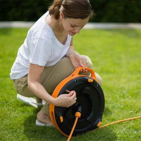 Standrolle Schwarz-Orange für Schlauchaufroller Standrolle Schwarz-Orange für Schlauchaufroller